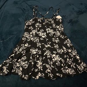 NWT Black & White Floral Sun Dress M
